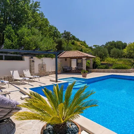 None Kate By Guide ヴィラ *