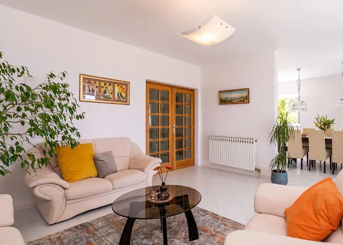 None Kate By Guide * ドゥブロブニク