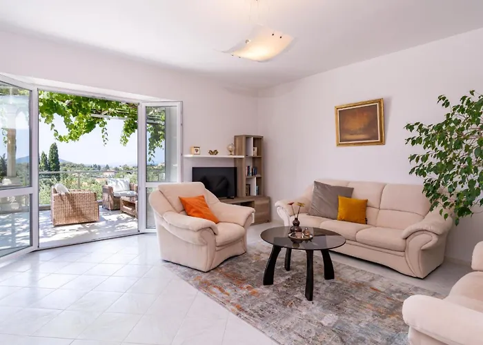 Villa None Kate By Guide *